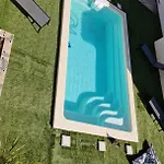 Chill, Biches And Sun *