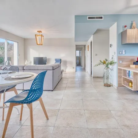 Chill, Biches And Sun Villa