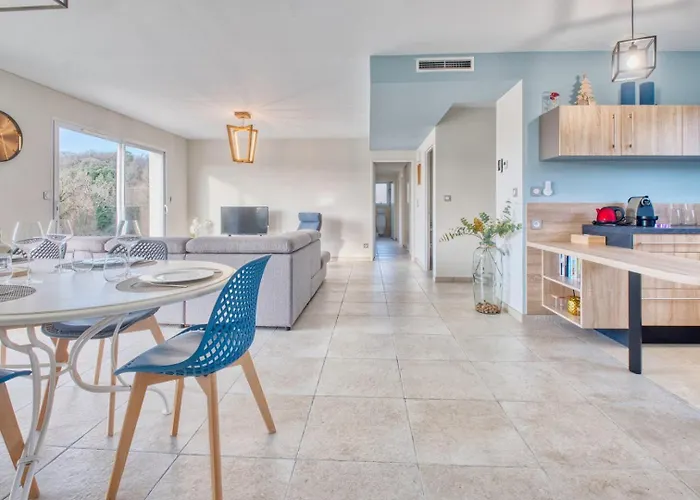 Chill, Biches And Sun Villa