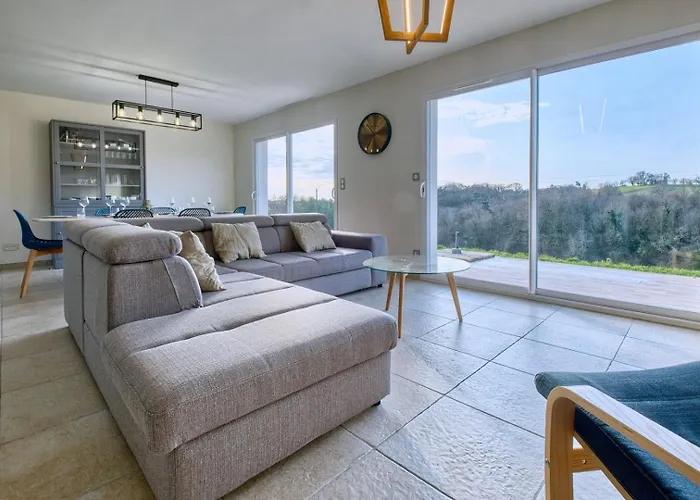 Chill, Biches And Sun * Trélissac