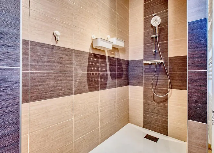 Villa Chill, Biches And Sun *