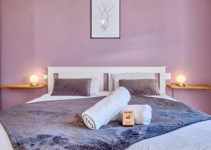 Chill, Biches And Sun Villa