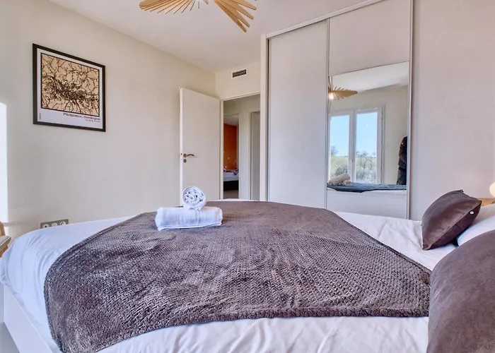 Villa Chill, Biches And Sun *