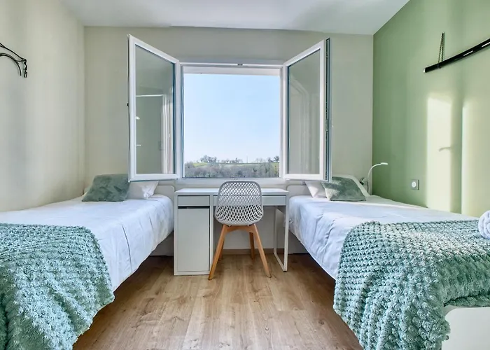 Chill, Biches And Sun Villa *